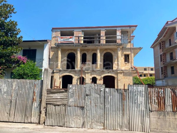 casa indipendente in vendita a Carinaro