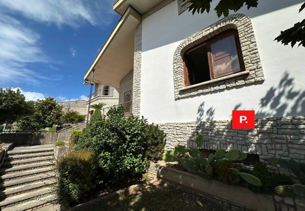 casa indipendente in vendita a Carinola in zona Casale