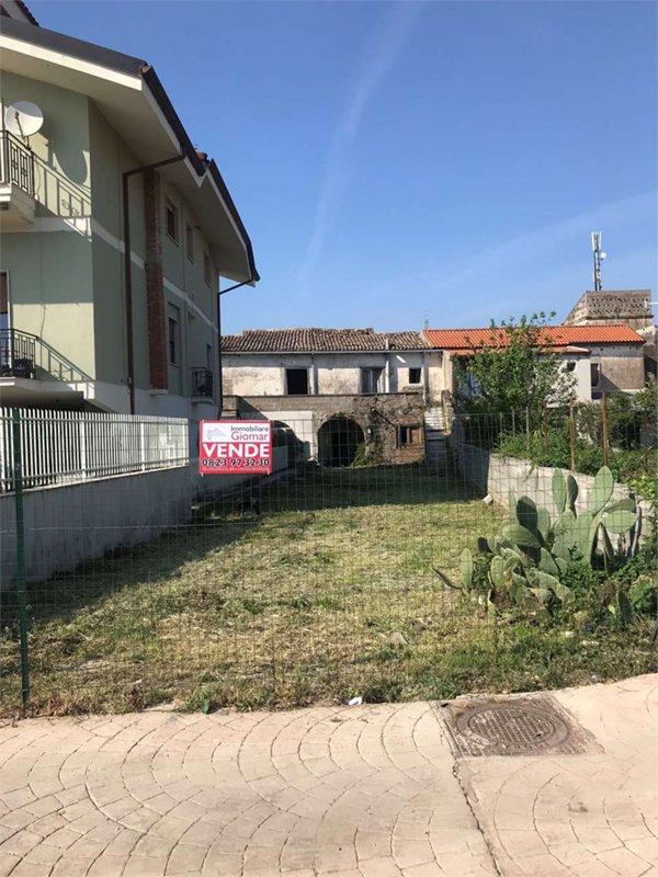 casa indipendente in vendita a Carinola
