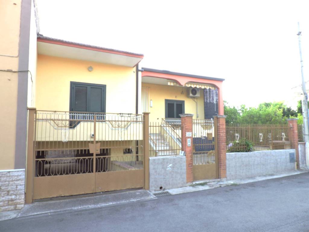 casa indipendente in vendita a Carinola in zona Nocelleto