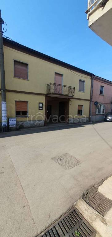 casa indipendente in vendita a Carinola in zona Nocelleto