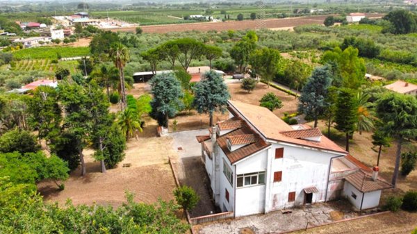 casa indipendente in vendita a Carinola