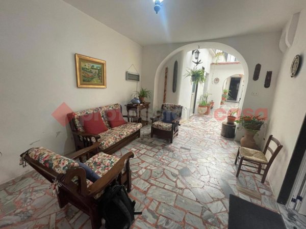 casa indipendente in vendita a Carinola in zona Casanova