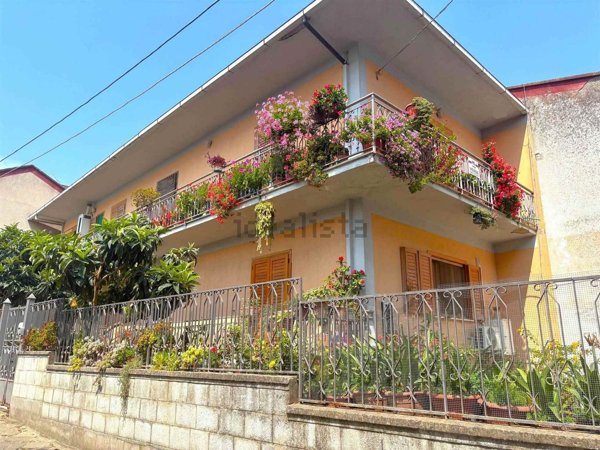 casa indipendente in vendita a Carinola in zona Nocelleto