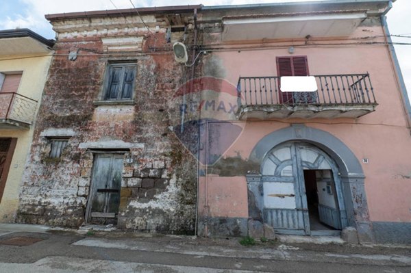 casa indipendente in vendita a Carinola in zona Nocelleto