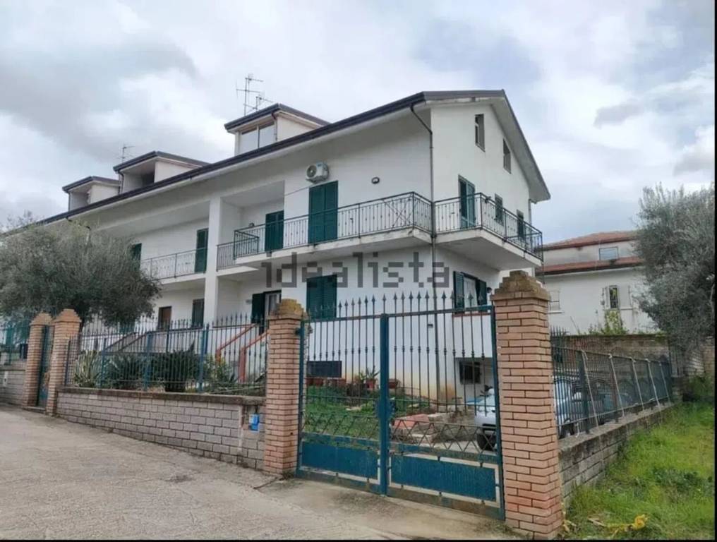 casa indipendente in vendita a Carinola in zona Casale
