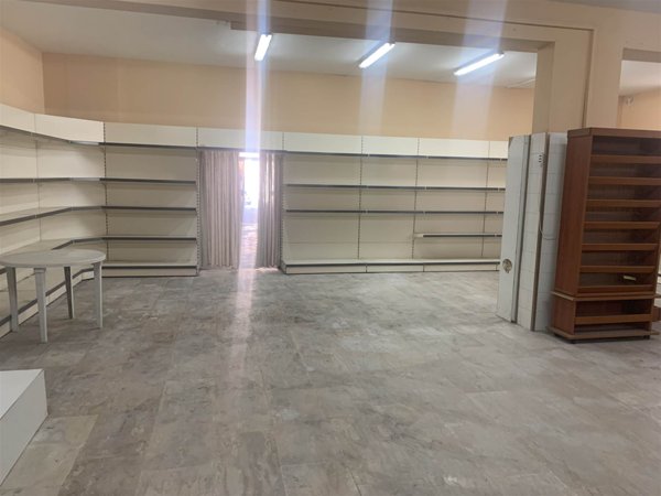 negozio in vendita a Carinola