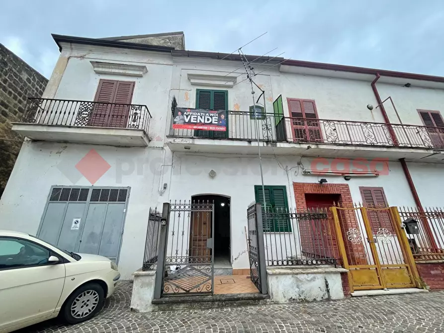 casa indipendente in vendita a Carinola in zona Santa Croce