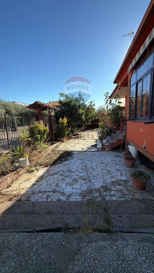 casa indipendente in vendita a Carinola in zona Nocelleto