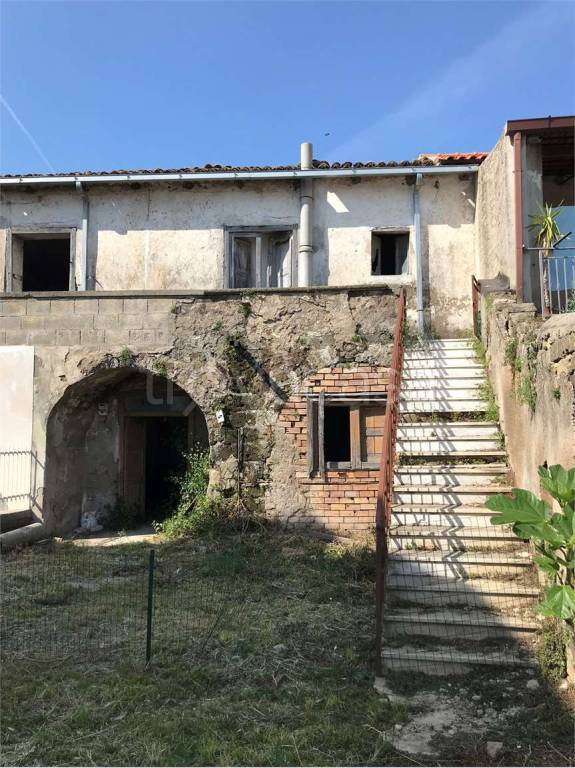 casa indipendente in vendita a Carinola