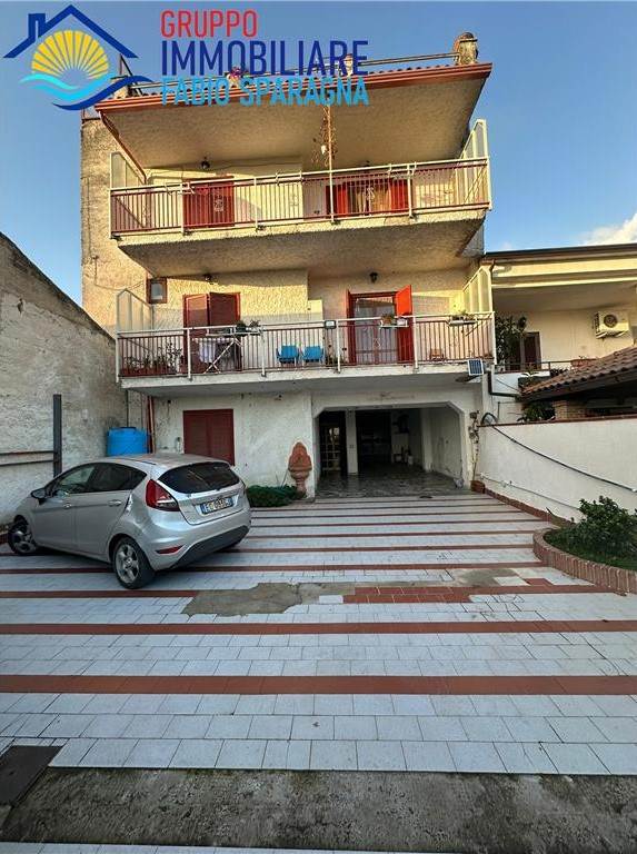 casa indipendente in vendita a Carinola in zona Casale