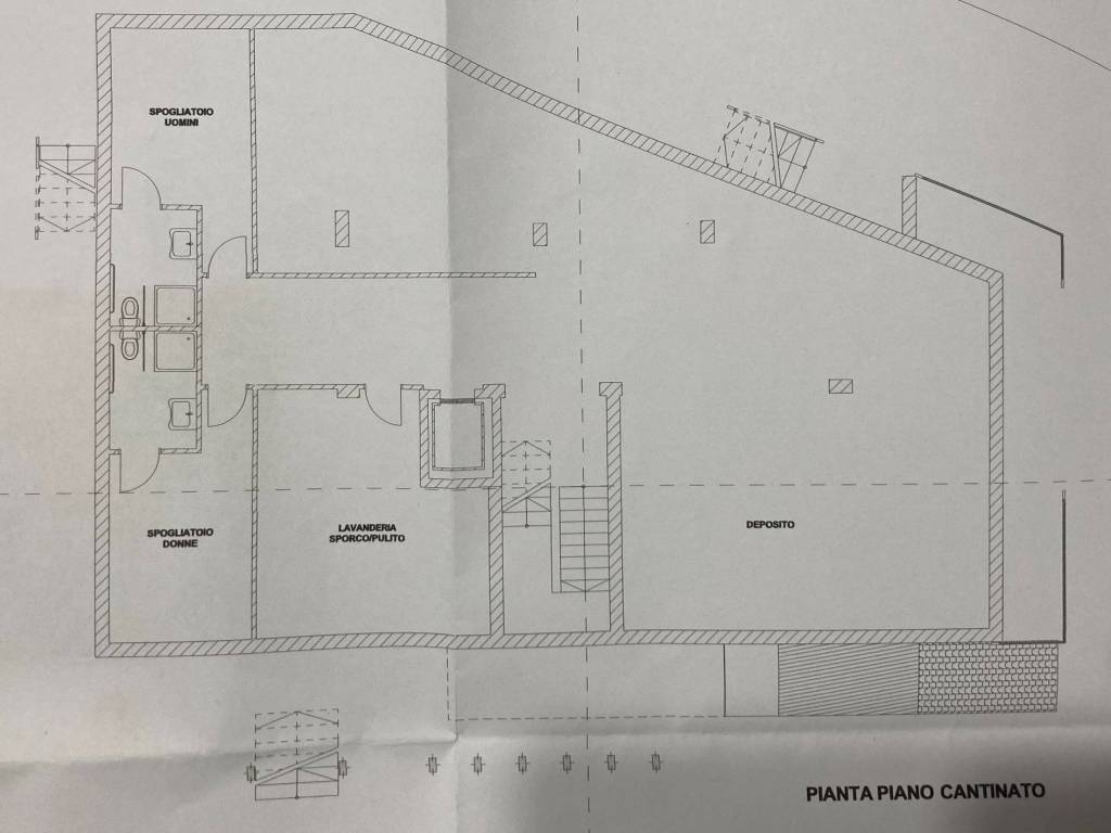 intera palazzina in vendita a Carinola in zona Casanova