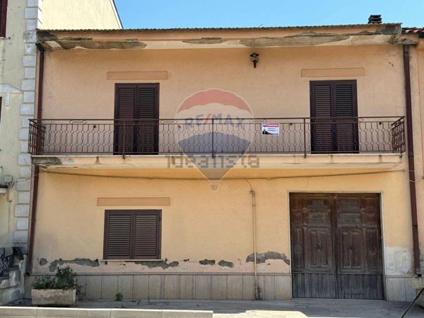 casa indipendente in vendita a Carinola in zona Nocelleto