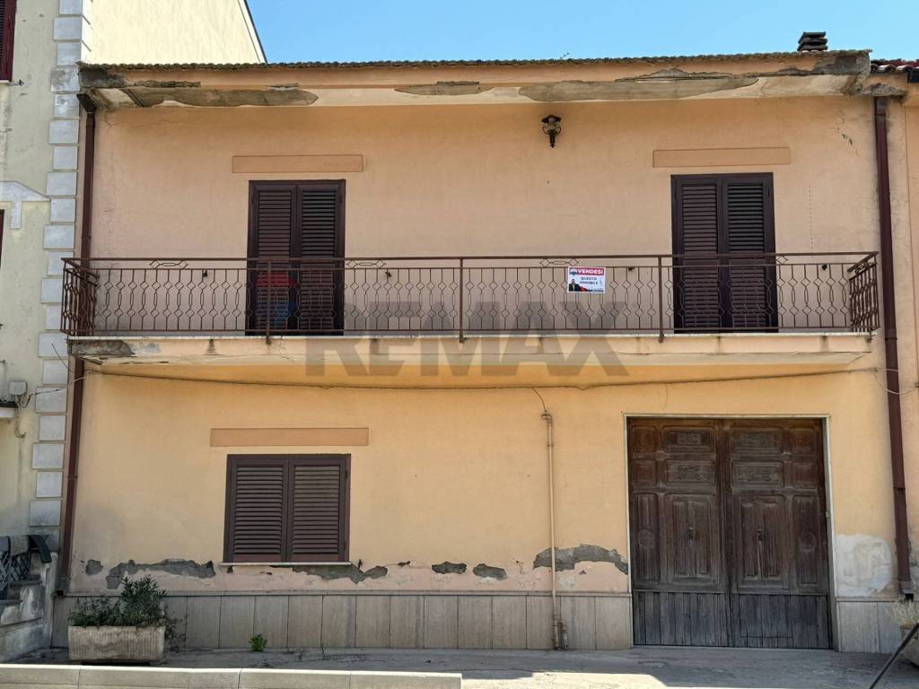 casa indipendente in vendita a Carinola in zona Nocelleto