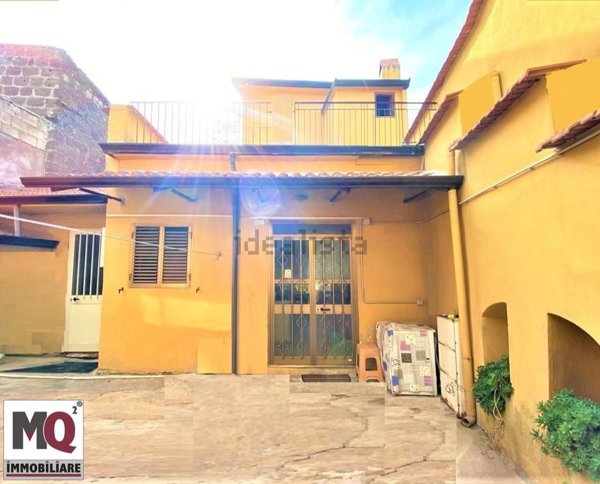 casa indipendente in vendita a Carinola in zona Casanova
