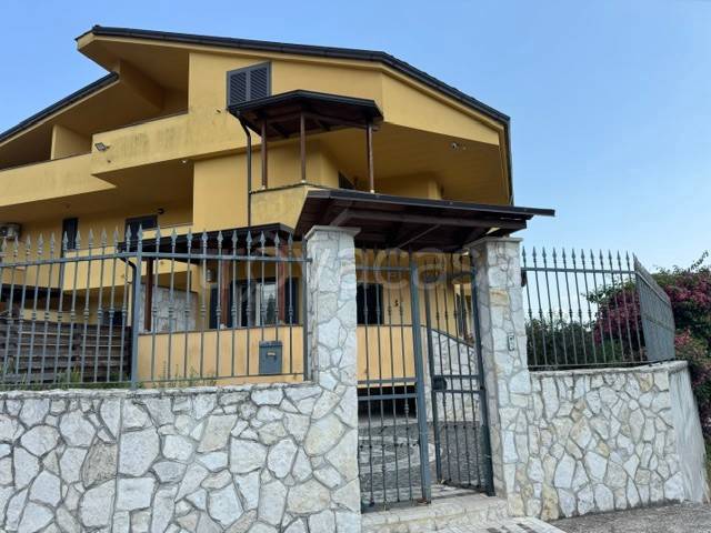 casa indipendente in vendita a Carinola in zona Casanova