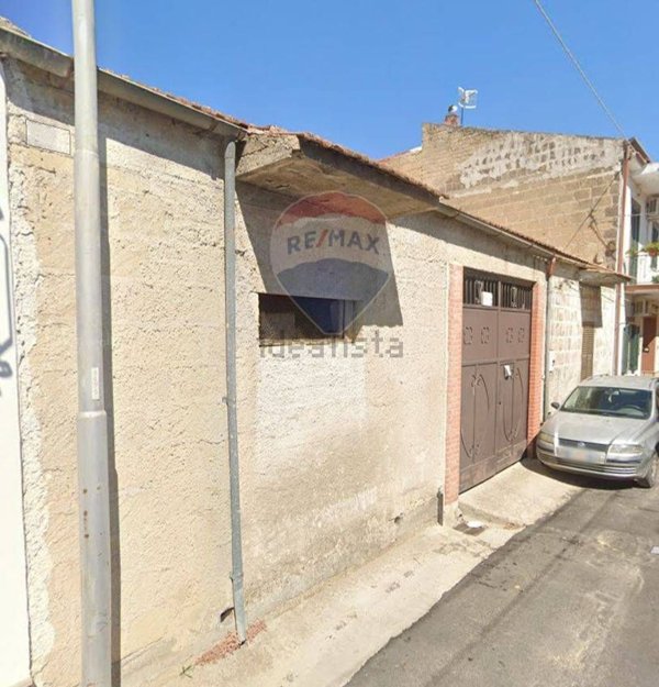 casa indipendente in vendita a Carinola in zona Santa Croce