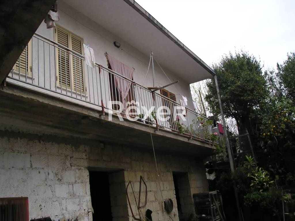 casa indipendente in vendita a Carinola in zona Casanova