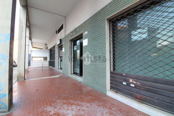 locale commerciale in vendita a Casagiove