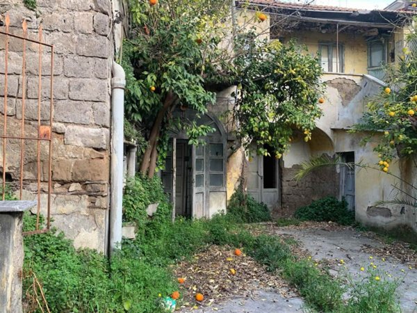 esavano in vendita a Casagiove