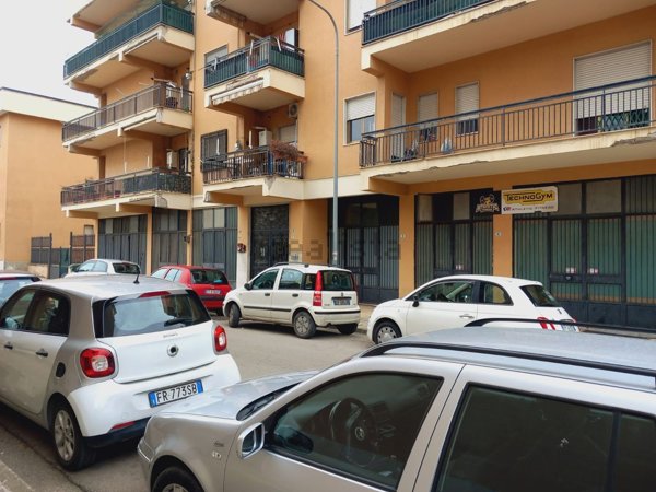 locale commerciale in vendita a Casagiove