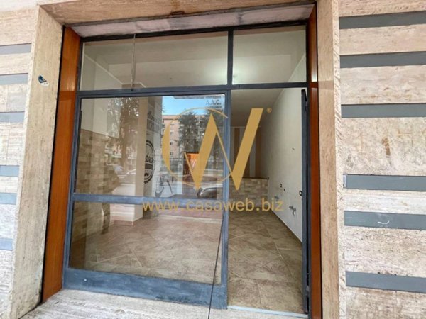 negozio in vendita a Casagiove