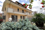 casa indipendente in vendita a Casagiove