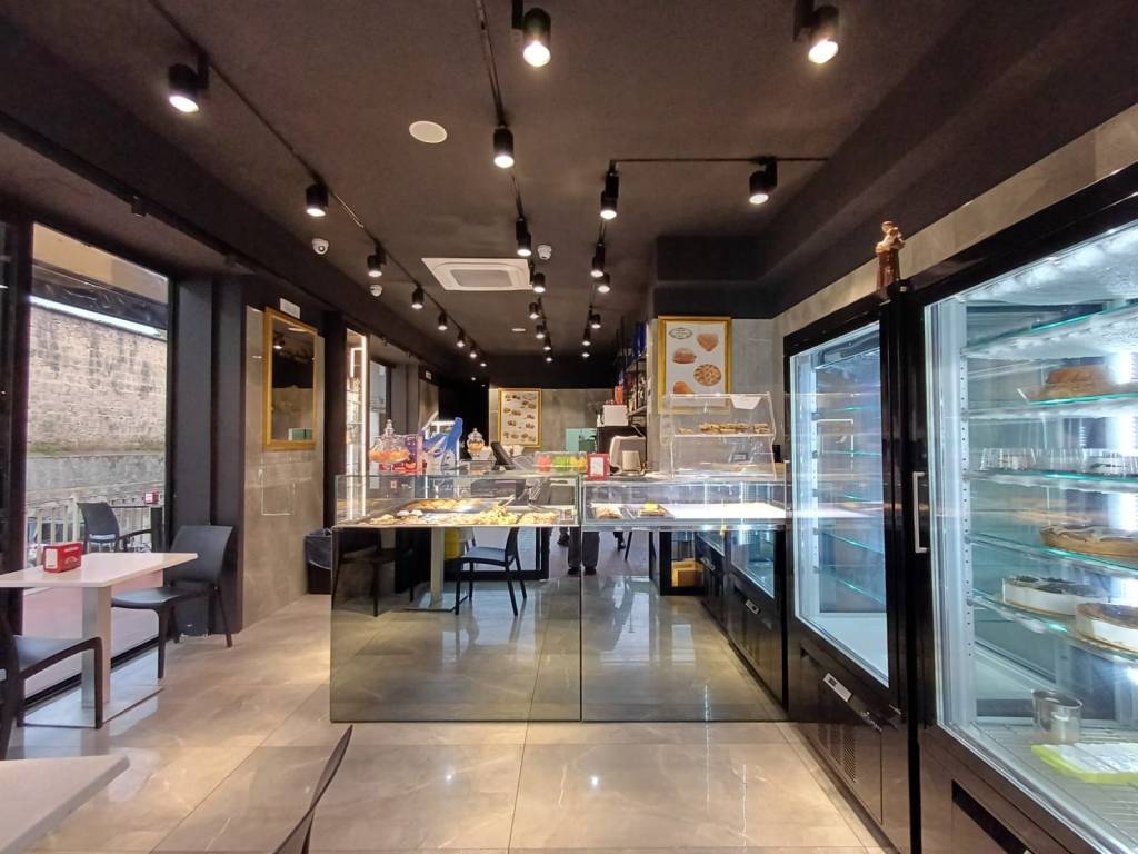 negozio in vendita a Casagiove