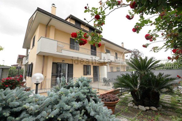 casa indipendente in vendita a Casagiove