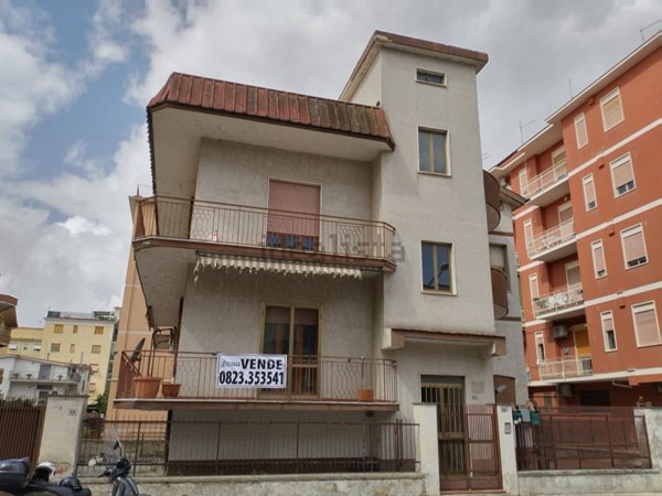 casa indipendente in vendita a Casagiove