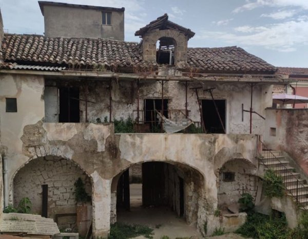 esavano in vendita a Casagiove