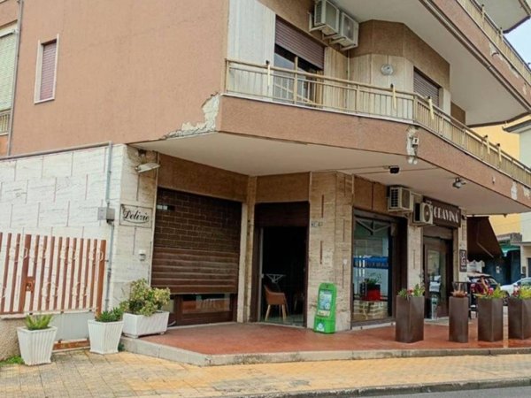 negozio in vendita a Casagiove