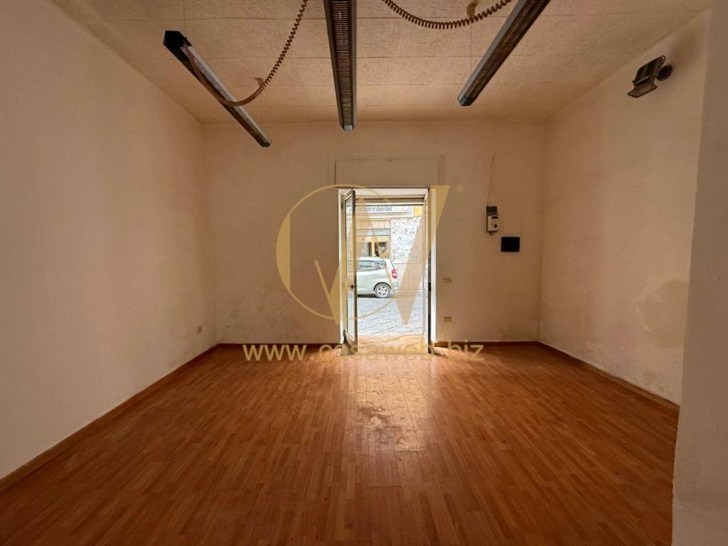 negozio in vendita a Casagiove