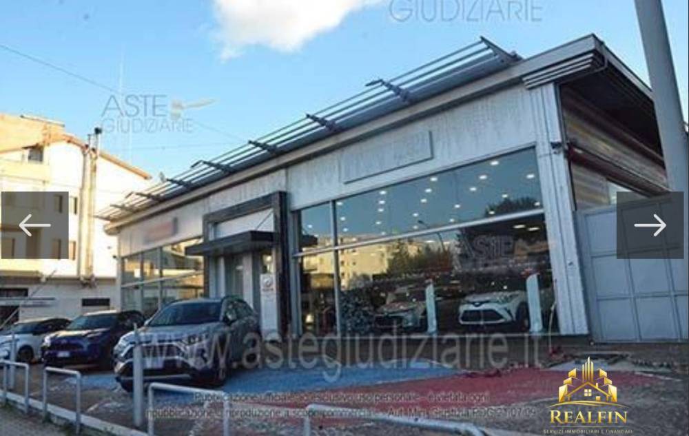 negozio in vendita a Casagiove