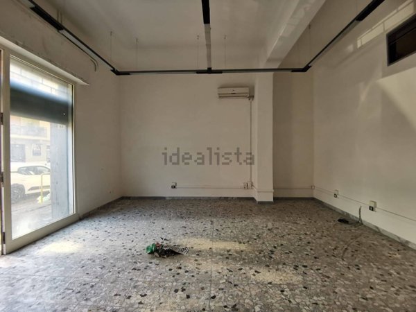 locale commerciale in vendita a Casagiove