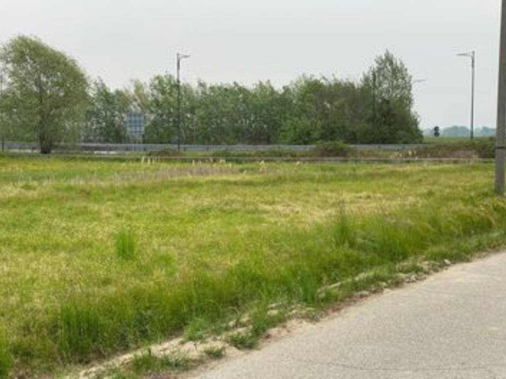 terreno industriale in vendita a Casagiove