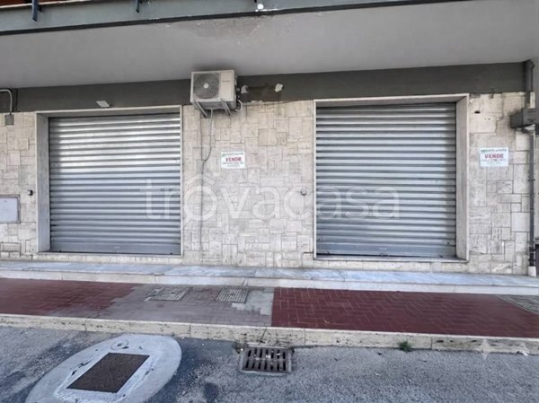 negozio in vendita a Casagiove