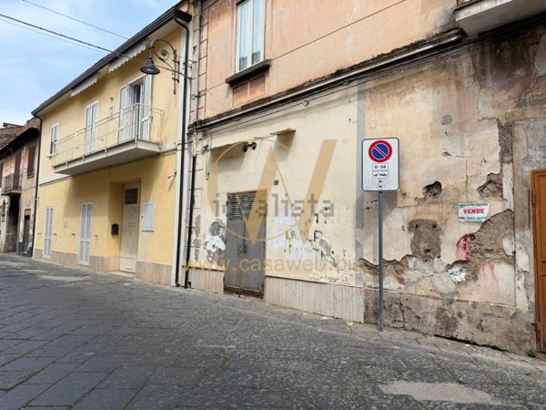 locale commerciale in vendita a Casagiove