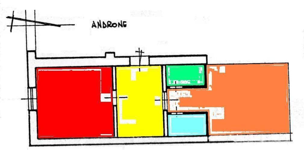 locale commerciale in vendita a Casagiove