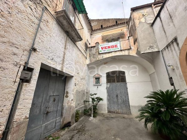 esavano in vendita a Casagiove