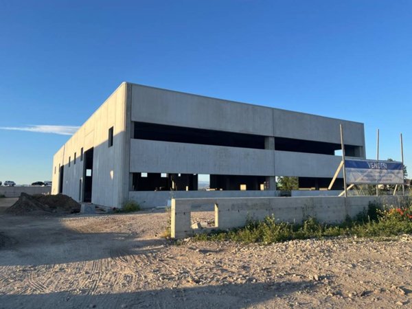 locale commerciale in vendita a Casal di Principe