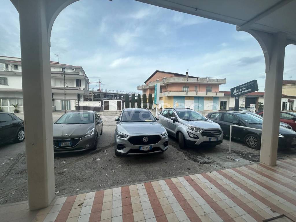 negozio in vendita a Casal di Principe