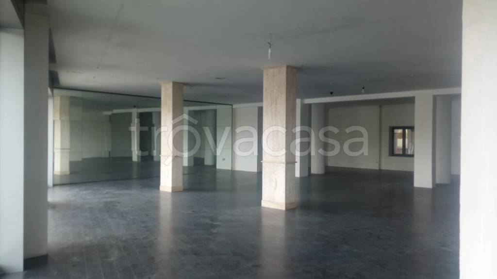 negozio in vendita a Casaluce