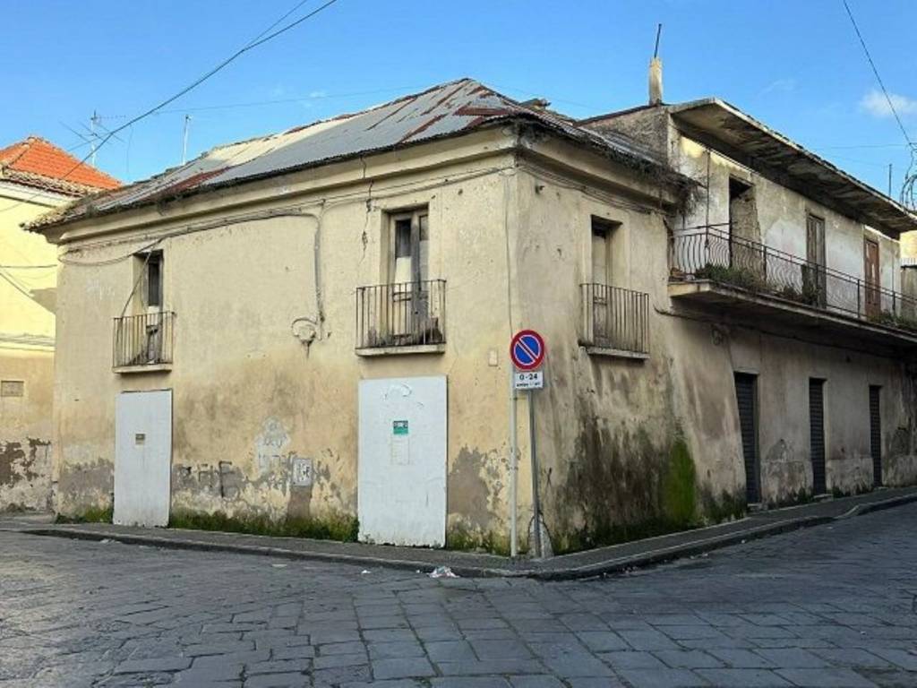 intera palazzina in vendita a Casaluce