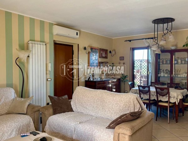 appartamento in vendita a Casaluce in zona Aprano