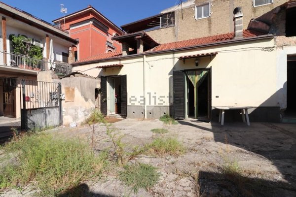casa indipendente in vendita a Casaluce in zona Aprano