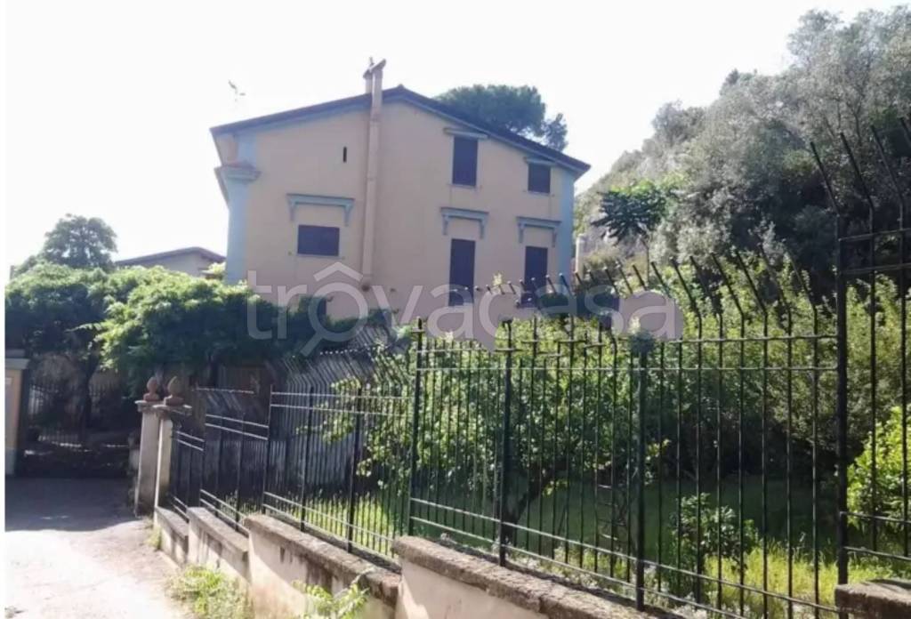 casa indipendente in vendita a Casapulla