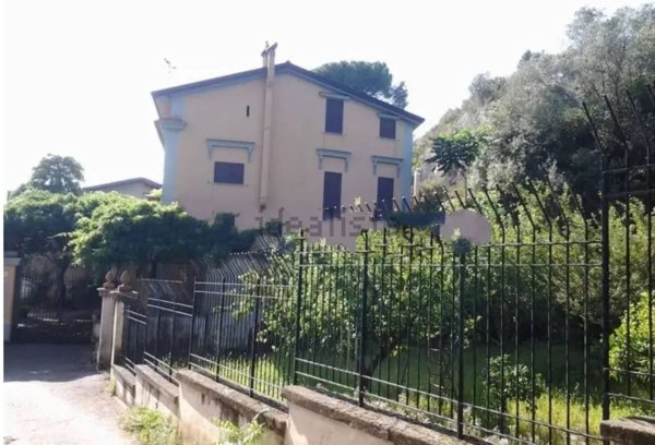 casa indipendente in vendita a Casapulla