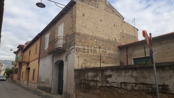 casa indipendente in vendita a Casapulla
