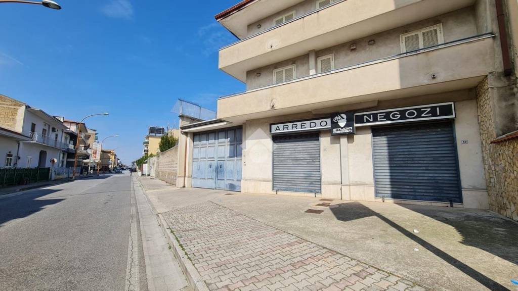 negozio in vendita a Casapulla